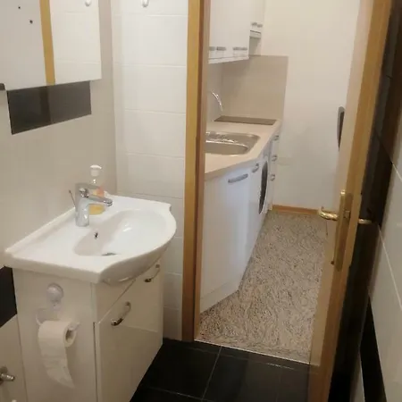 Apartma Rok דירה